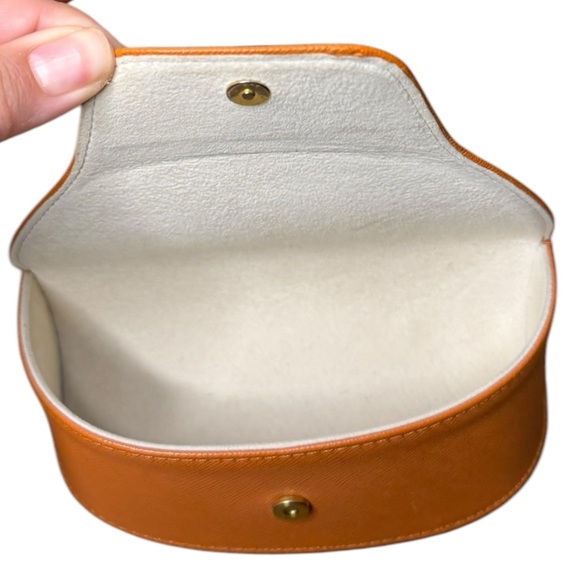 Tory Burch Orange Large Magnetic Eyeglass Case - Picture 6 of 6